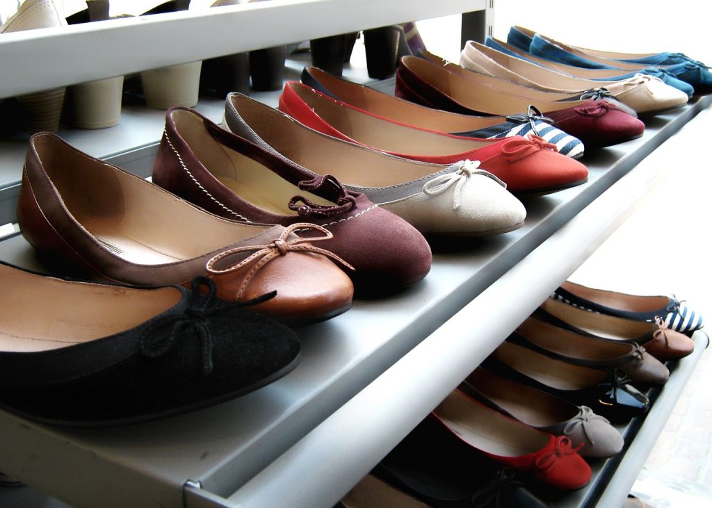 shoes, shelf, display-107401.jpg